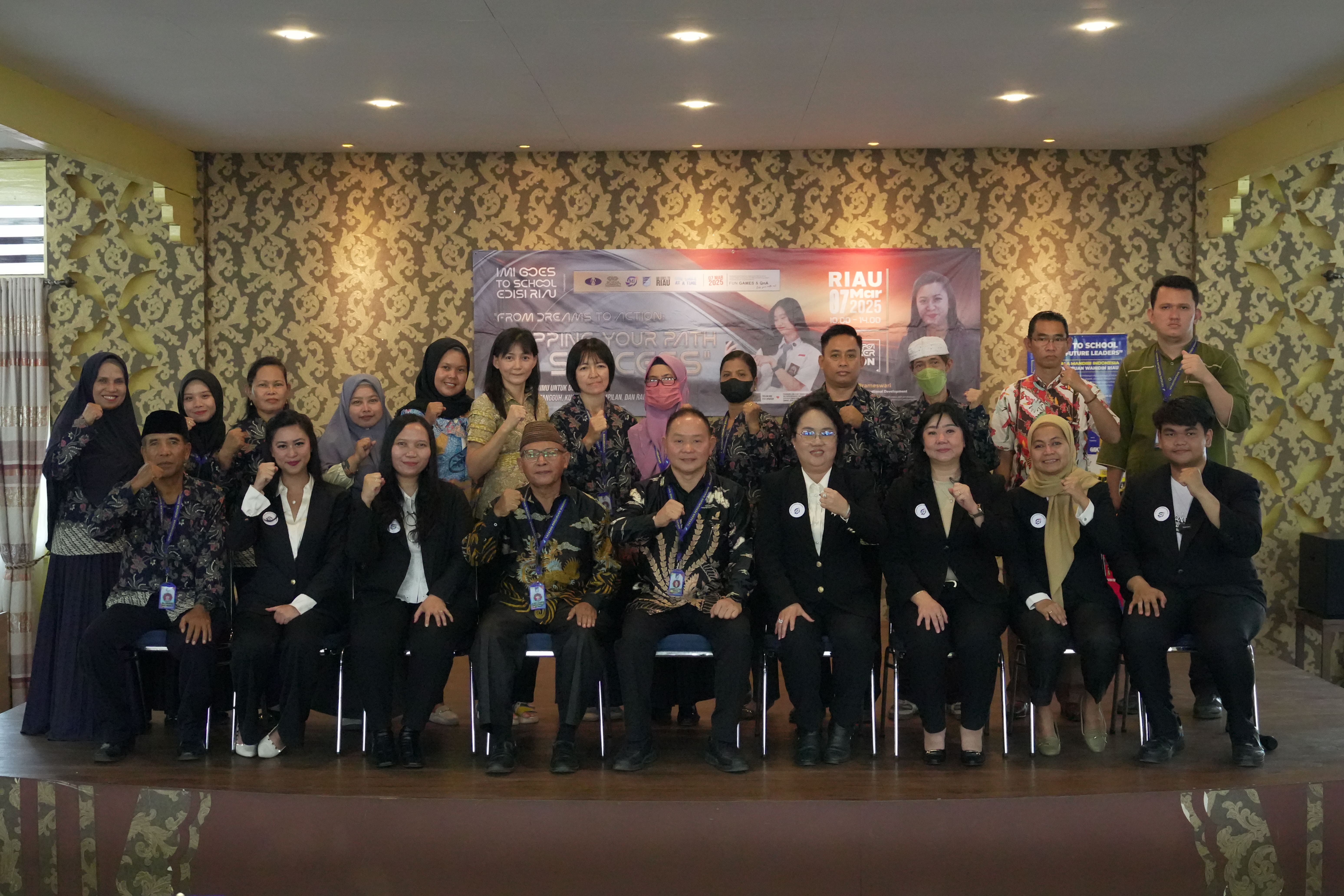 IMI GOES TO SCHOOL – SMA WAHIDIN RIAU EDITION! 🎓🌟